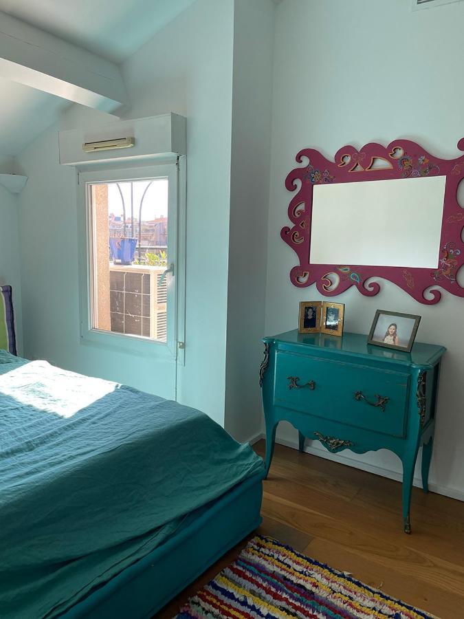 Prado Spacious And Sunny Loft In Marseilles