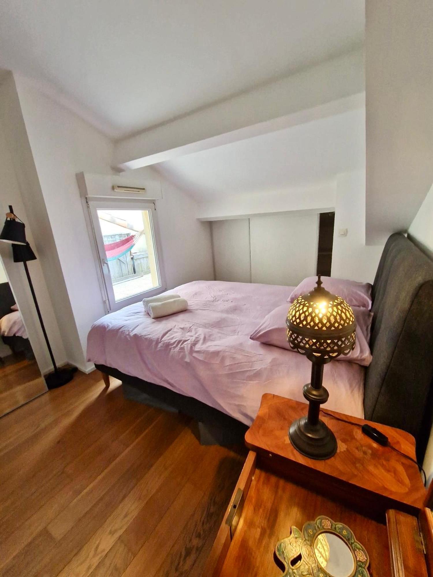 Prado Spacious And Sunny Loft In Marseilles