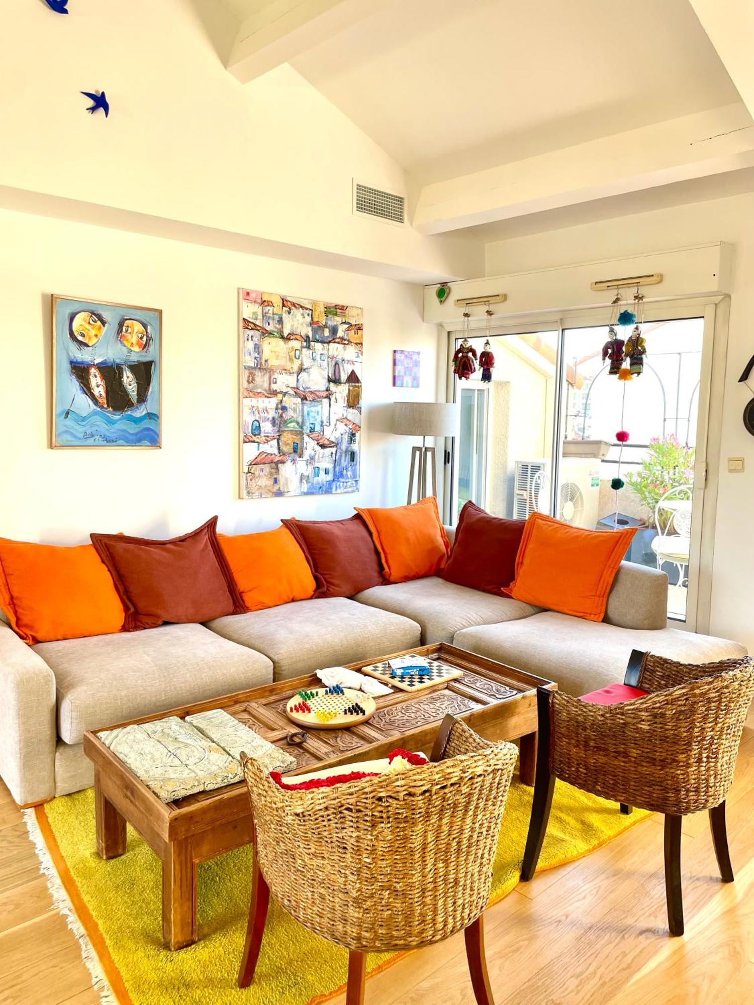 Apartment Prado Spacious And Sunny Loft In